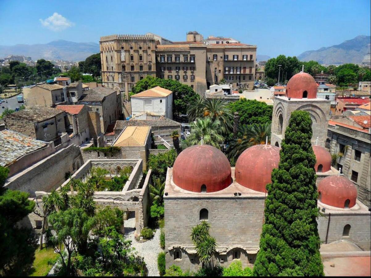 Ar Palace *